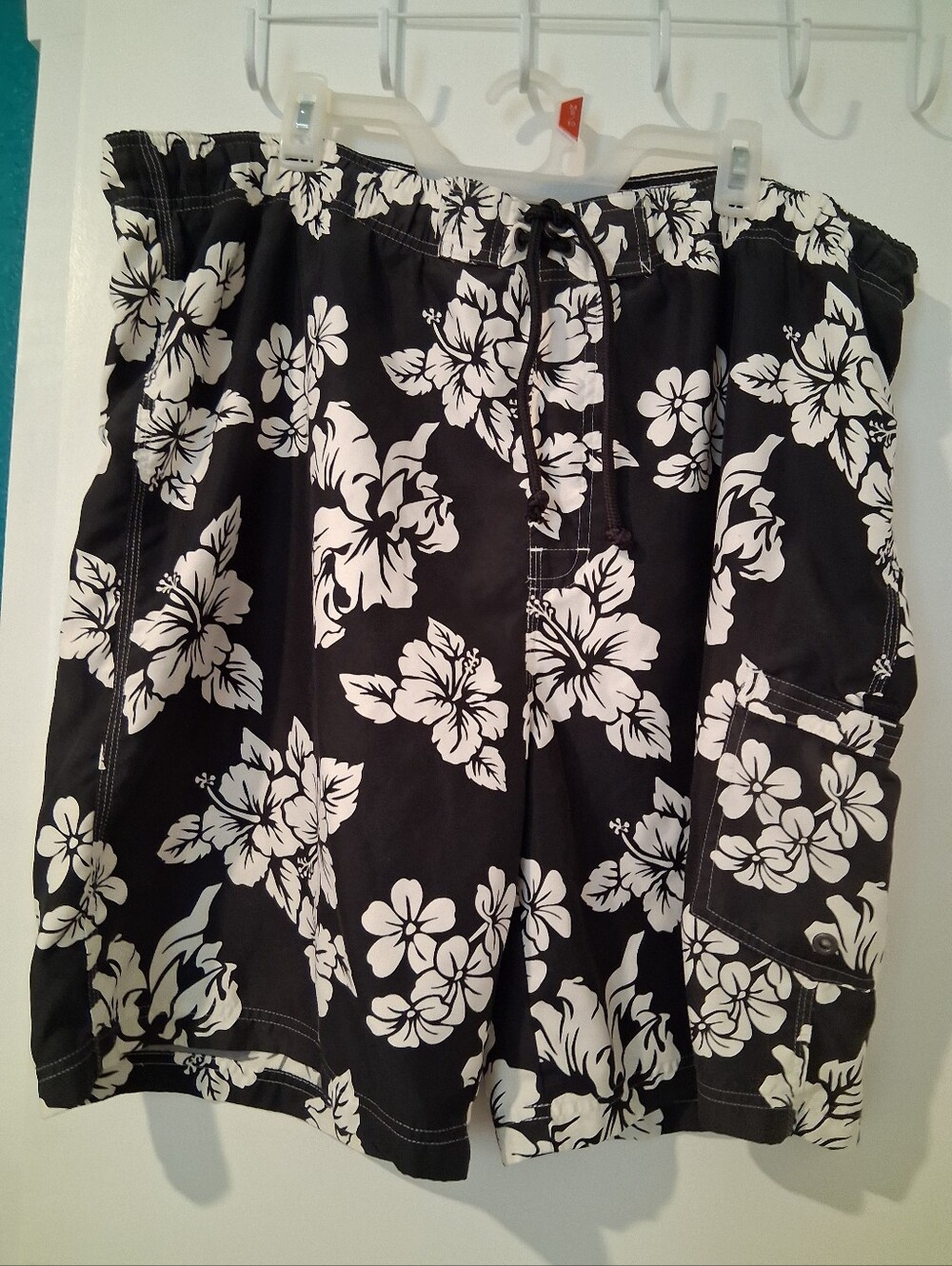 Sonoma Mens Black & White Floral Swim Trunks